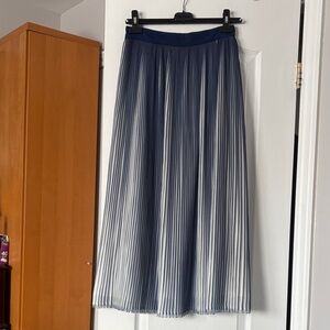 Elegant Navy Blue Pleated Skirt